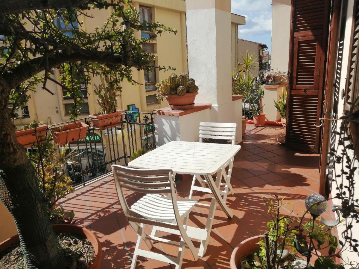 Отель Residenza Schinardi Ористано Экстерьер фото
